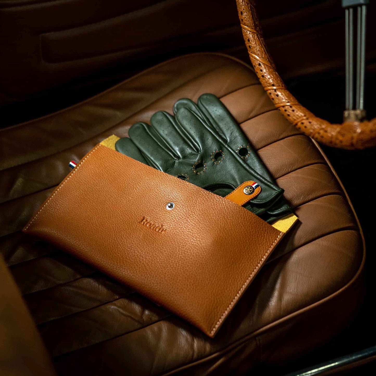 Classic green leather driving racing gloves