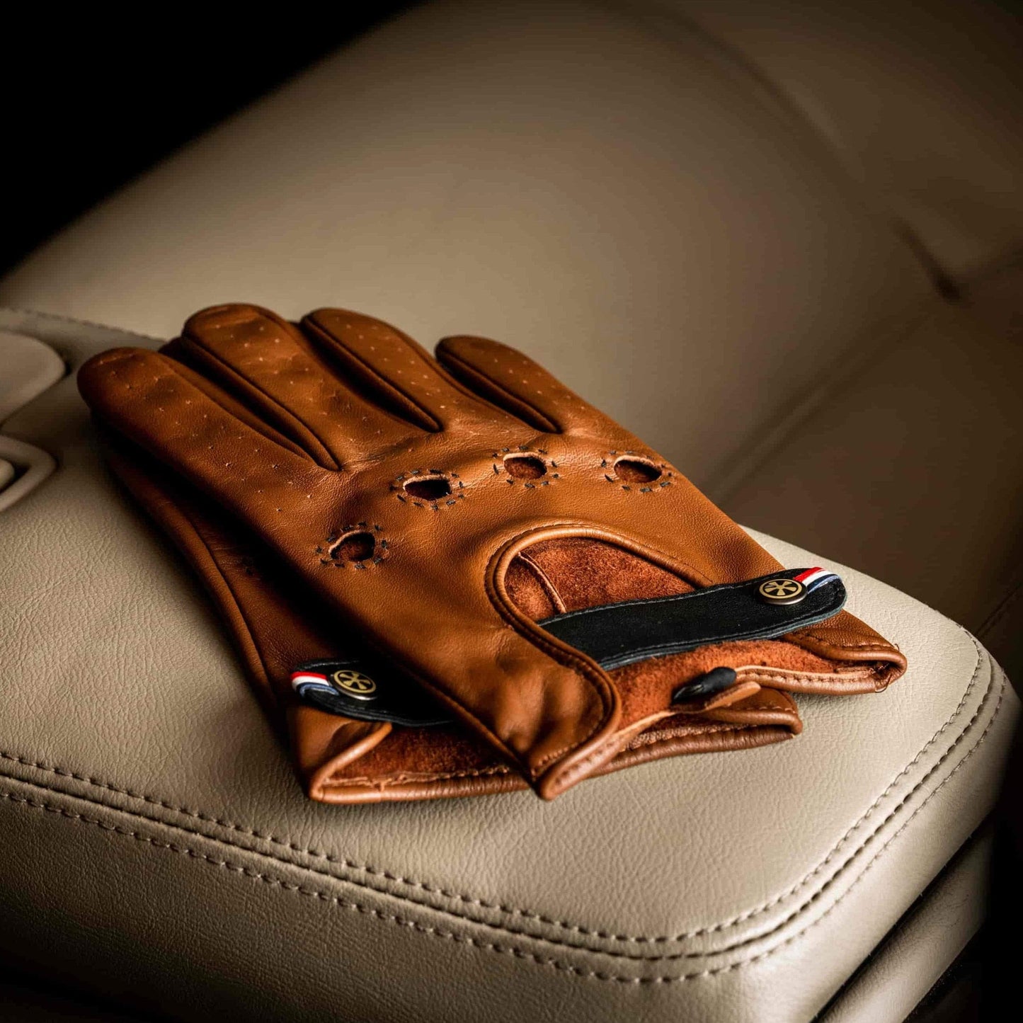 Classic brown leather driving racing gloves