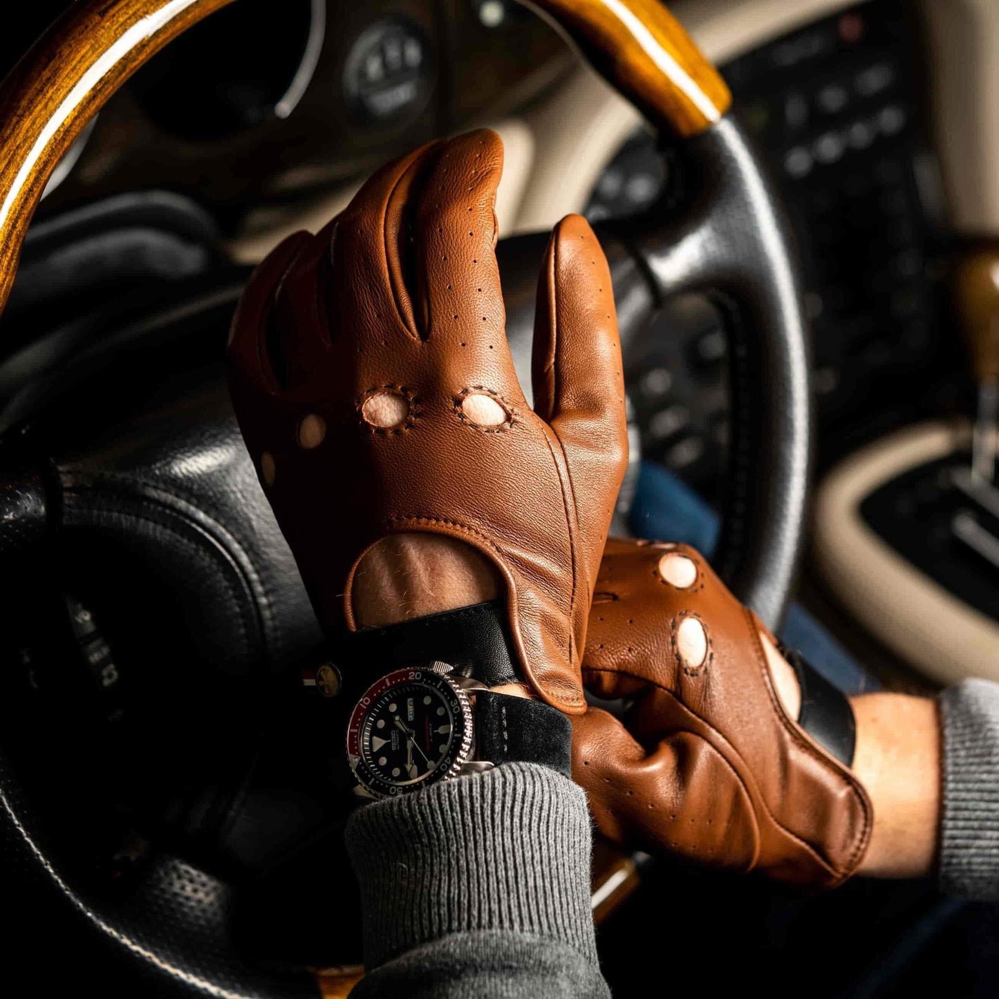 Classic brown leather driving racing gloves