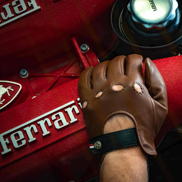 Classic brown leather driving racing gloves